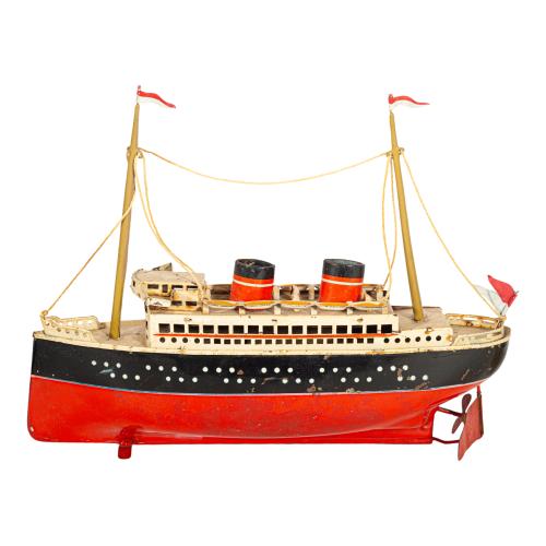 MAQUETA Y DOS FIGURAS DE BARCOS 