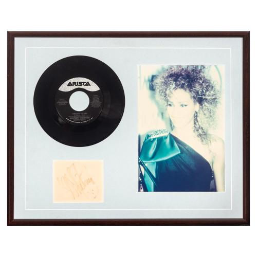 SINGLE Y AUTOGRAFO DE WHITNEY HOUSTON