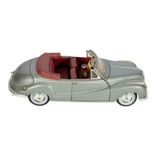 DOS COCHES DE LOS AÑIOS 50