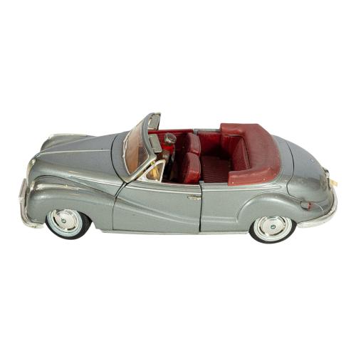 DOS COCHES DE LOS AÑIOS 50