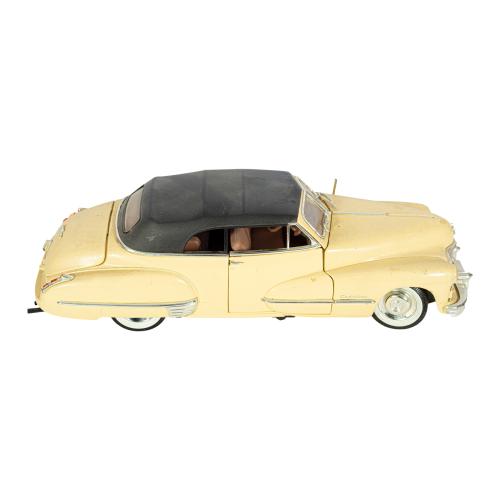 DOS COCHES DE LOS AÑIOS 50