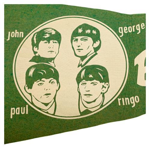 CONJUNTO DE OBJETOS DE COLECCIÓN DE LOS BEATLES 