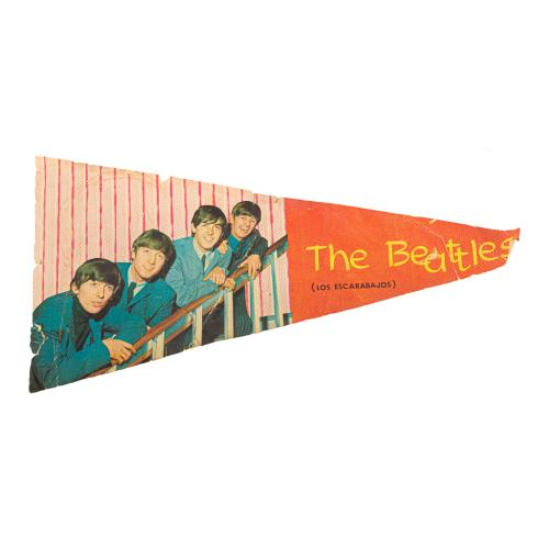 CONJUNTO DE OBJETOS DE COLECCIÓN DE LOS BEATLES 