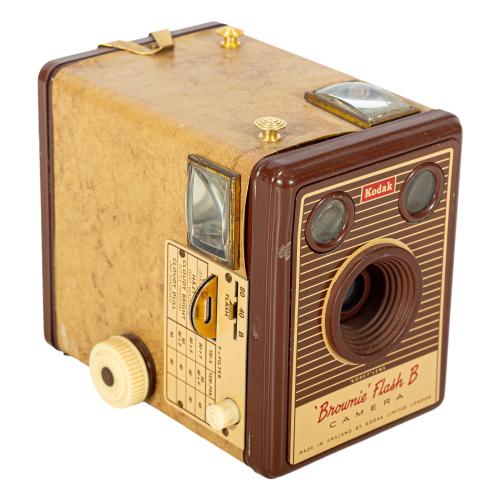 CÁMARA DE FOTOS KODAK BROWNIE FLASH B