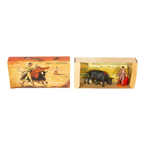CONJUNTO DE PIEZAS CURIOSAS DE TEMÁTICA TAURINA