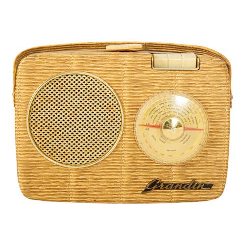 TRES RADIOS PORTÁTILES DE LOS AÑOS 50