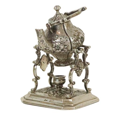 FIGURA EN MINIATURA Y PALILLERO EN PLATA DE MEDIADOS S.XX