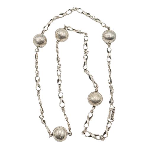 COLLAR CON BOLAS DE PLATA