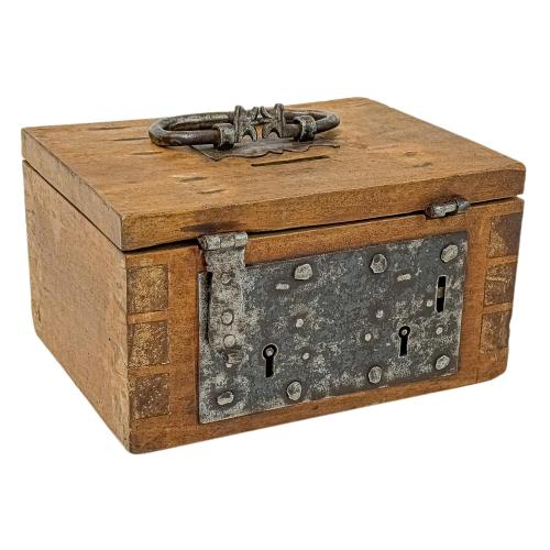 PEQUEÑA CAJA DE CAUDALES S.XIX