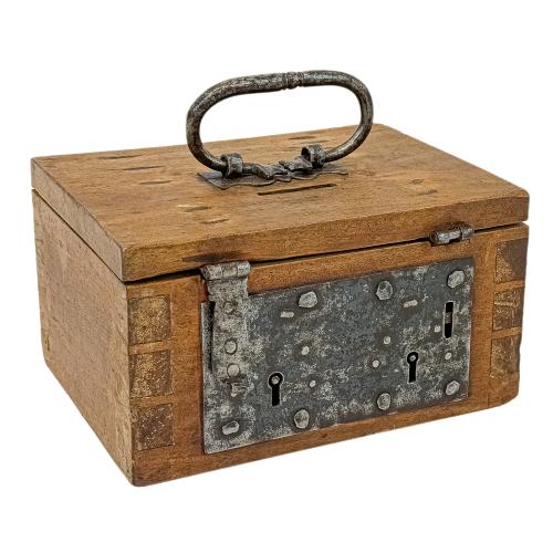 PEQUEÑA CAJA DE CAUDALES S.XIX