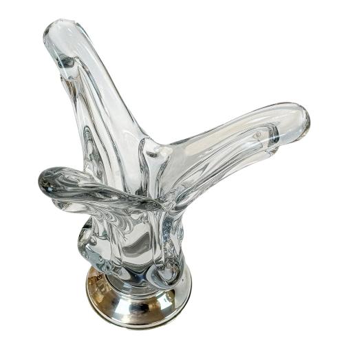 CENTRO EN CRISTAL CON PIE DE PLATA DE MEDIADOS DEL SIGLO XX