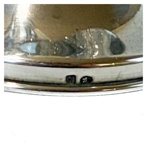 CENTRO EN CRISTAL CON PIE DE PLATA DE MEDIADOS DEL SIGLO XX