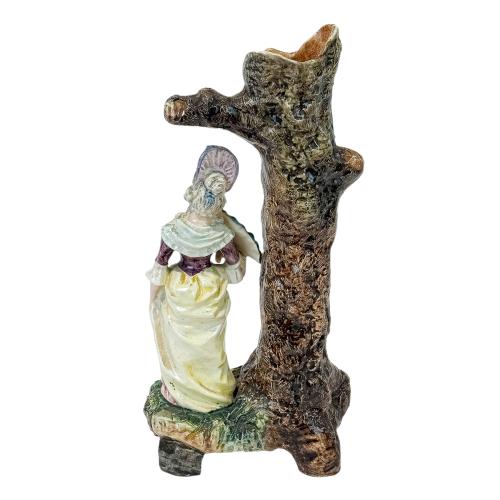 FIGURA EN PORCELANA FRANCESA DEL PRIMER CUARTO DEL SIGLO XX