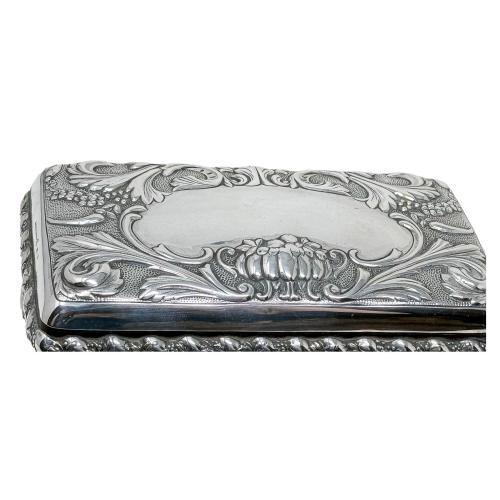 CAJA DE PLATA DEL PRIMER TERCIO DEL S.XX