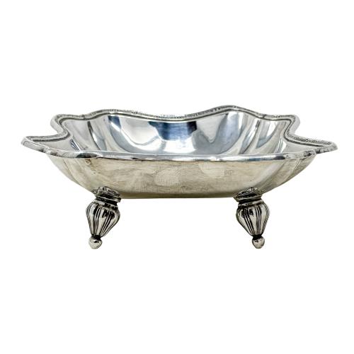 CENTRO DE MESA EN PLATA DE MEDIADOS DE SIGLO XX