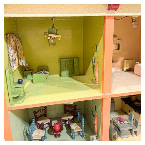CASITA DE MUÑECAS DE LOS AÑOS 40