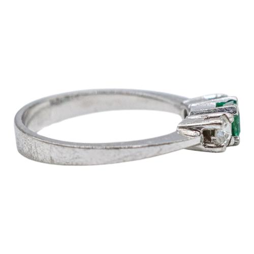 ANILLO CON ESMERALDA Y DIAMANTES