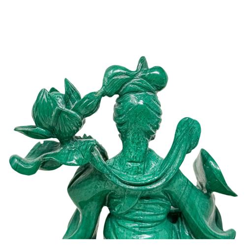FIGURA EN MALAQUITA DE LA SEGUNDA MITAD DE S. XX