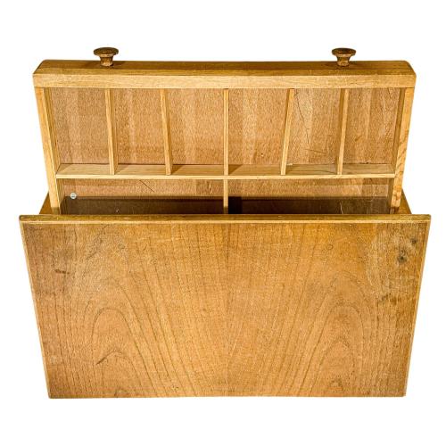 PEQUEÑO MUEBLE COSTURERO DE LOS AÑOS 50