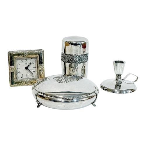 CONJUNTO DE PIEZAS EN PLATA DE LA SEGUNDA MITAD DEL S.XX