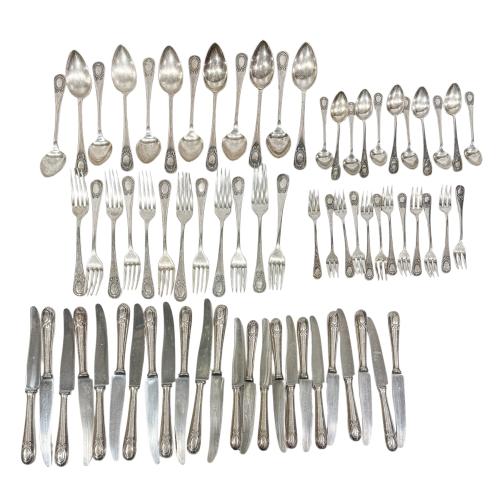 CUBERTERÍA PARA 12 SERVICIOS EN METAL DEL PRIMER TERCIO S.XX