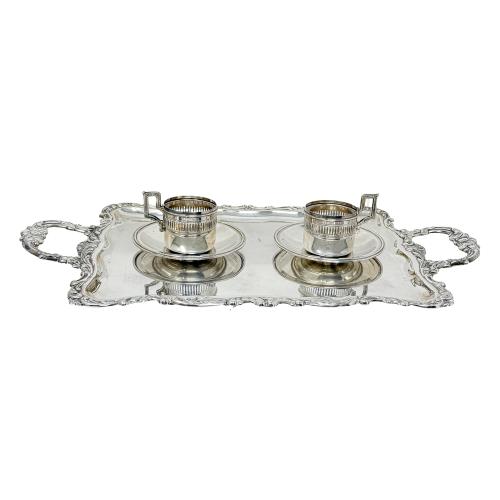 BANDEJA Y PAREJA DE TAZAS DE MEDIADOS Y PRIMERA MITAD S. XX