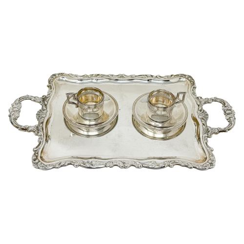 BANDEJA Y PAREJA DE TAZAS DE MEDIADOS Y PRIMERA MITAD S. XX