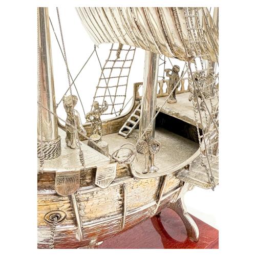 TRES BARCOS DE PLATA DEL ÚLTIMO TERCIO DE S. XX