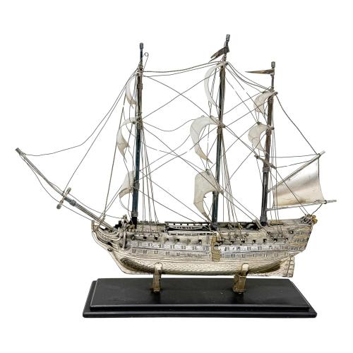 TRES BARCOS DE PLATA DEL ÚLTIMO TERCIO DE S. XX