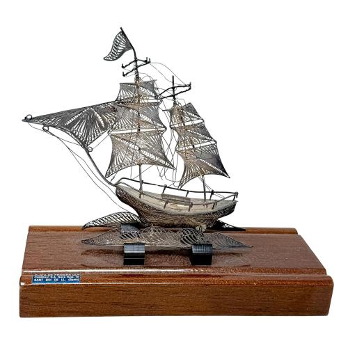 TRES BARCOS DE PLATA DEL ÚLTIMO TERCIO DE S. XX