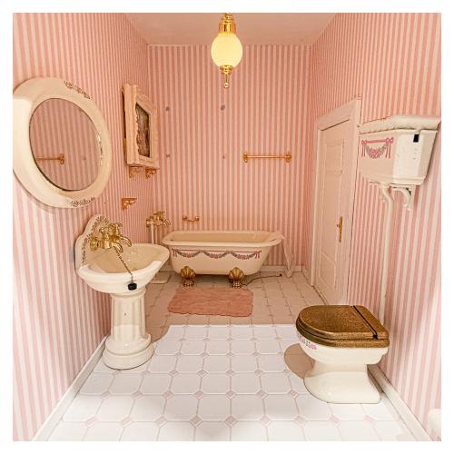 CASITA DE MUÑECAS DEL ÚLTIMO CUARTO DEL S.XX
