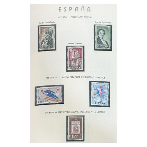 TRES ALBUMES DE SELLOS DE ESPAÑA 