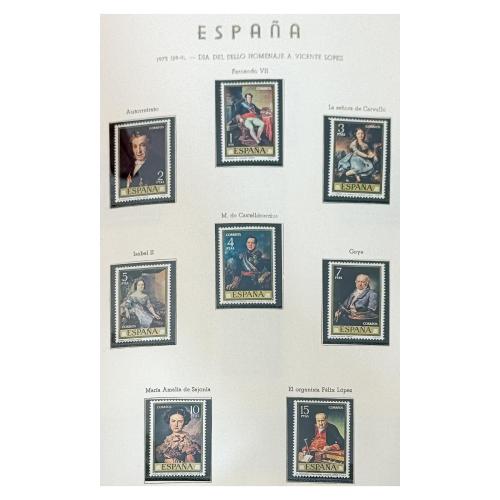 TRES ALBUMES DE SELLOS DE ESPAÑA 