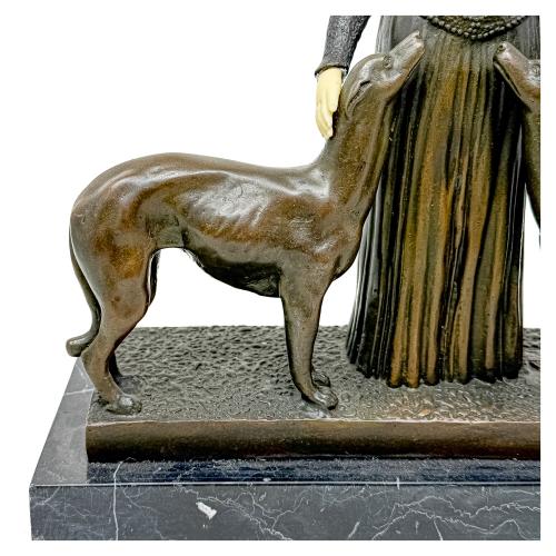 FIGURA DE ESTILO ART DECÓ DEL ÚLTIMO TERCIO DEL S.XX