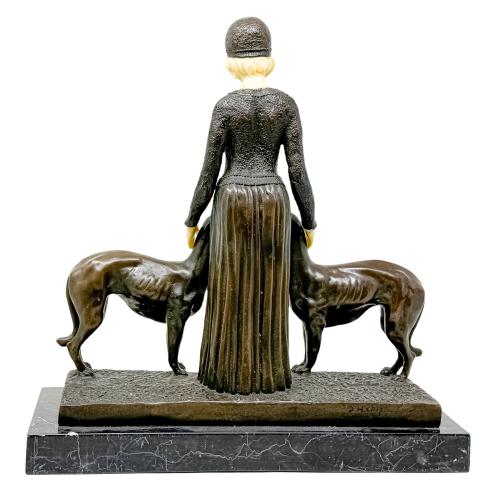 FIGURA DE ESTILO ART DECÓ DEL ÚLTIMO TERCIO DEL S.XX