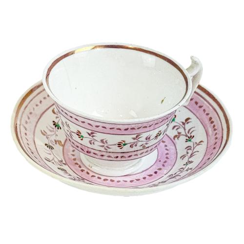 CUATRO TAZAS CON PLATO DEL S.XIX