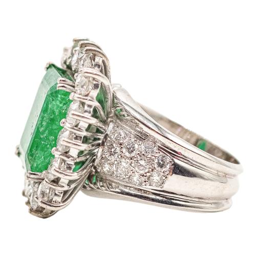 ANILLO ROSETÓN CON ESMERALDA Y BRILLANTES