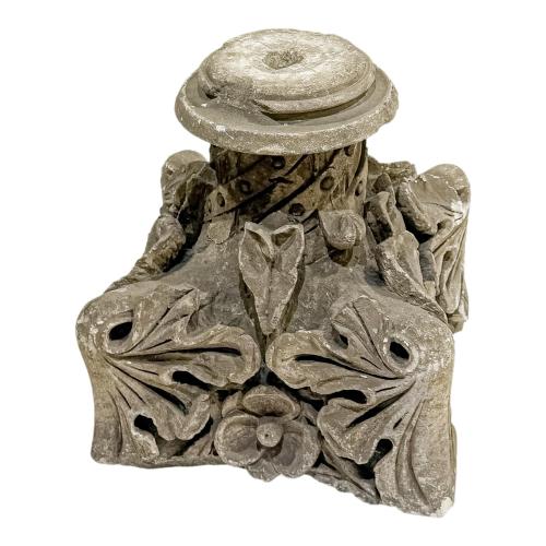 CAPITEL EN PIEDRA CIRCA 1900