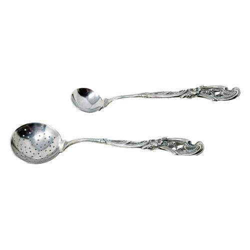  CONJUNTO DE PEQUEÑAS PIEZAS Y BANDEJA DE PLATA SIGLO XX 