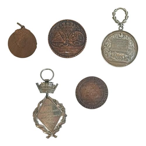 CINCO MEDALLAS CONMEMORATIVAS DE PPS. DEL S.XX