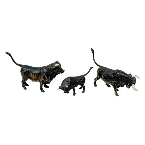 TRES FIGURAS EN BRONCE DE MEDIADOS DEL S.XX