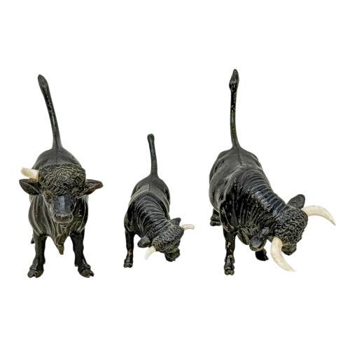 TRES FIGURAS EN BRONCE DE MEDIADOS DEL S.XX