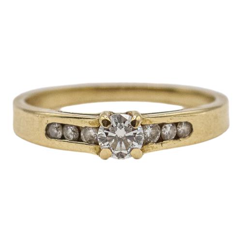 ANILLO CON BRILLANTES