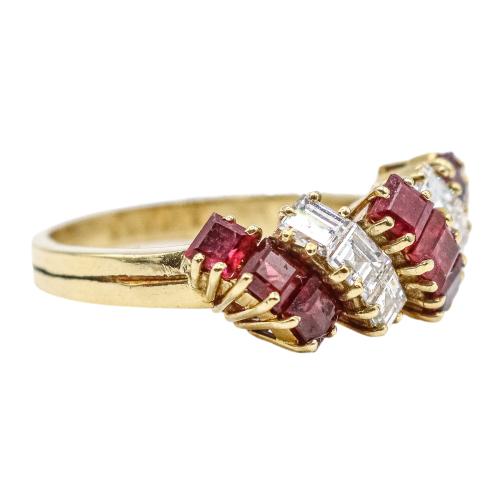 ANILLO CON DIAMANTES Y RUBÍES