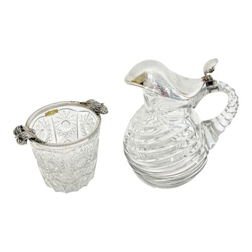 CUBITERA Y JARRA DE CRISTAL Y PLATA DE MEDIADOS DE S. XX