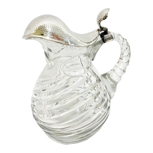 CUBITERA Y JARRA DE CRISTAL Y PLATA DE MEDIADOS DE S. XX
