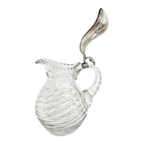CUBITERA Y JARRA DE CRISTAL Y PLATA DE MEDIADOS DE S. XX