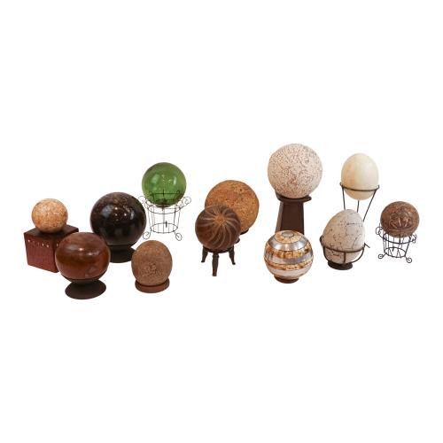COLECCIÓN DE BOLAS DECORATIVAS