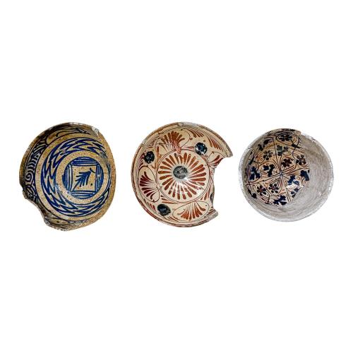 TRES ESCUDILLAS DEL SIGLO XV-XVI