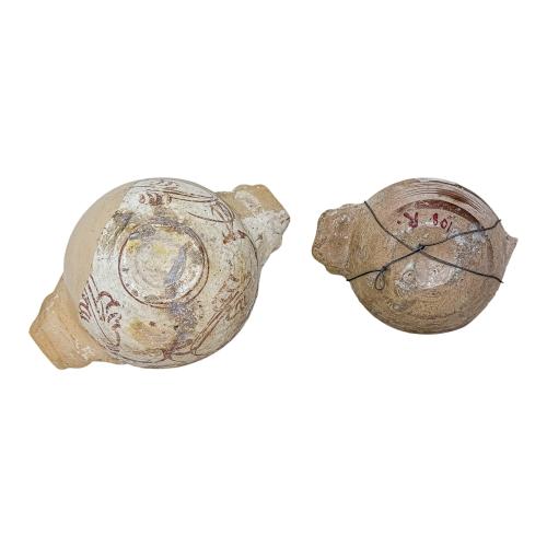 DOS ESCUDILLAS DE OREJAS DEL SIGLO XV-XVI